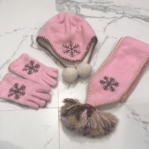 Hat, scarf and glove set for girls